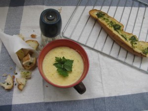 Cách nấu món súp khoai tây kem tươi bổ dưỡng cho bé yêu ăn dặm